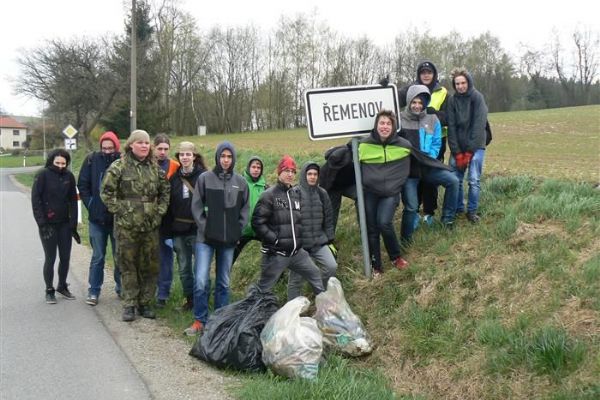 Dobrovolníci zbavili Vysočinu 82 tun odpadků