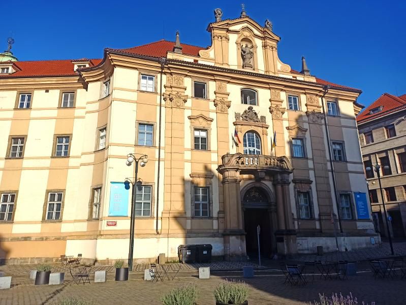 Praha věnuje Národní knihovně finance na vybudování mobilního pracoviště digitalizace knihovních fondů
