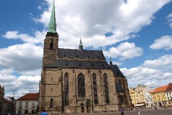 Páteční Noc kostelů otevře církevní stavby po celém západě Čech 