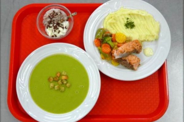 Kraj opět podpoří obědy ve školách pro děti ze sociálně slabších rodin