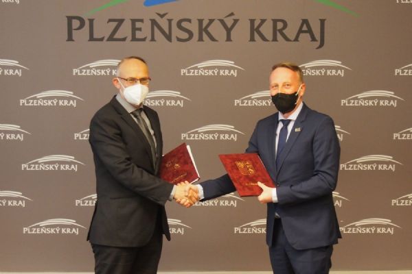 Plzeňský kraj podepsal smlouvu s novým dopravcem