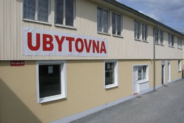 Člověk v tísni řeší případ z Klatovska: Je bydlení jen pro někoho?  