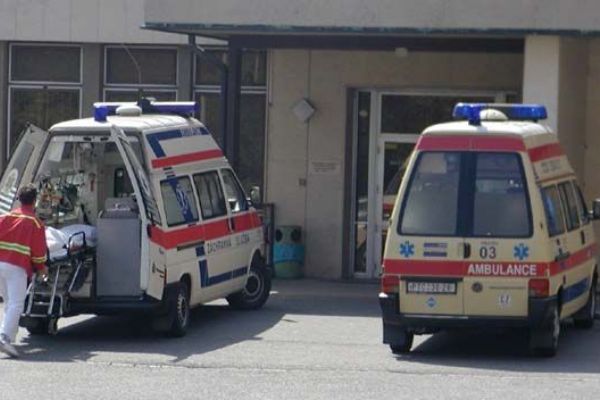 FN v Plzni zakazuje návštěvy na všech odděleních, nesmí se ani k Mulačům 