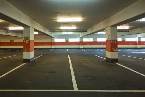 Jihlava staví nový parkovací dům u zoo: 310 míst, Kraj pokryje 50% nákladů