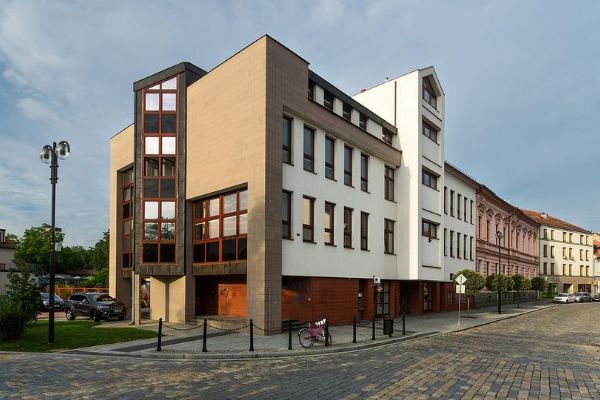 Studentky z Písku trénují na pokročilém simulátoru za 11 milionů