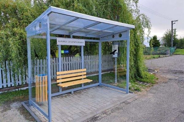 Podpora veřejné dopravy na Vysočině: 26 projektů získalo finance na modernizaci zastávek