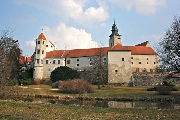 Telčská výstava Zrzavého: Kleopatra II a neznámý portrét po 80 letech