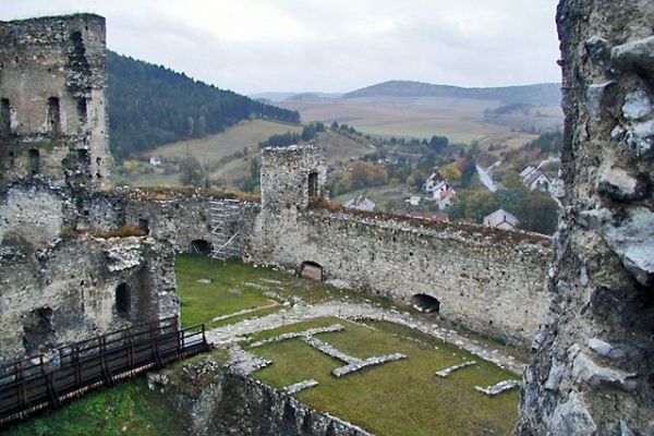 Hrad, zámek i kláštery zvou od pátku na noční prohlídky