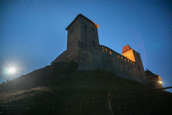 Šumavský hrad Kašperk zve od čtvrtka na tajemné noční prohlídky
