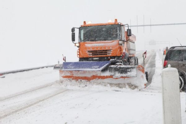 Ředitelství silnic a dálnic má připraveno na zimní údržbu 200 sypačů a 648 řidičů