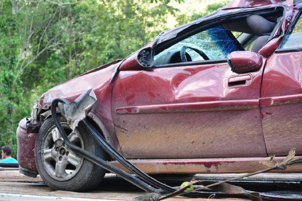 Srážka aut a dodávky: Řidič měl 3,13 promile, čtyři zranění