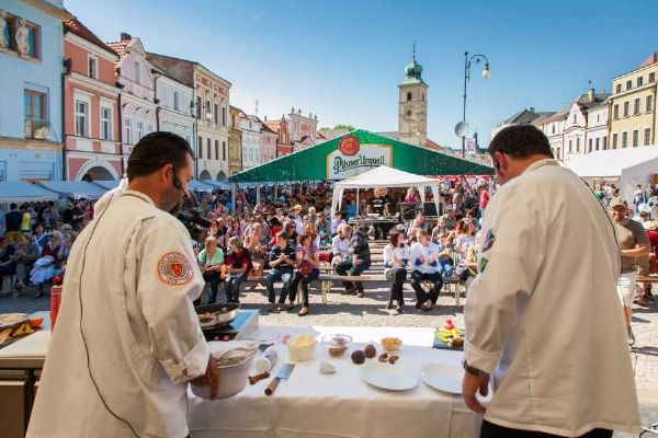 Gastronomické slavnosti v Litomyšli: kulinářské zážitky a Rajská open