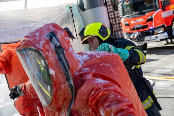 Simulace úniku čpavku: Rychlá akce hasičů zabránila katastrofě!