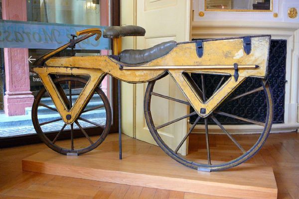Unikátní výstava odhaluje historické velocipedy v Ostravě
