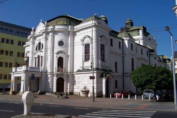Ústecké divadlo mění vedení: Město převzalo stoprocentní vlastnictví divadla!