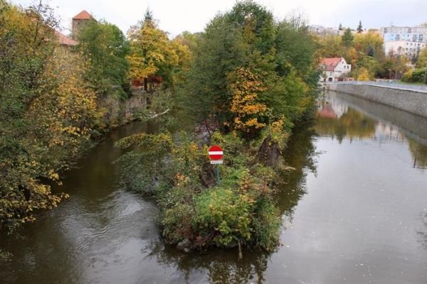 Cheb: Město chce zpřístupnit ostrůvek na řece Ohři
