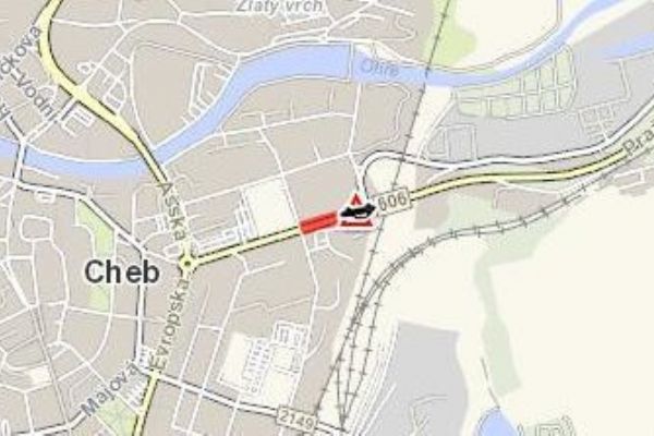 Cheb: V Pražské ulici došlo ke střetu dvou vozidel