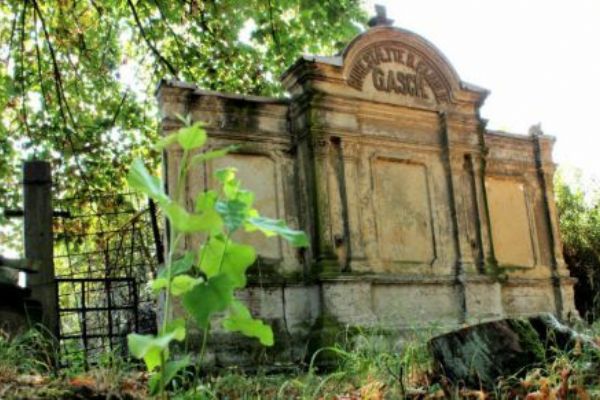 Chodov: Rekonstrukce hrobky rodiny Gaschů vyjde zhruba na 600 tisíc