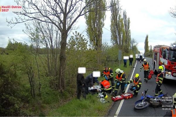 Hájek: U dopravní nehody motorkáře zasahovali hasiči