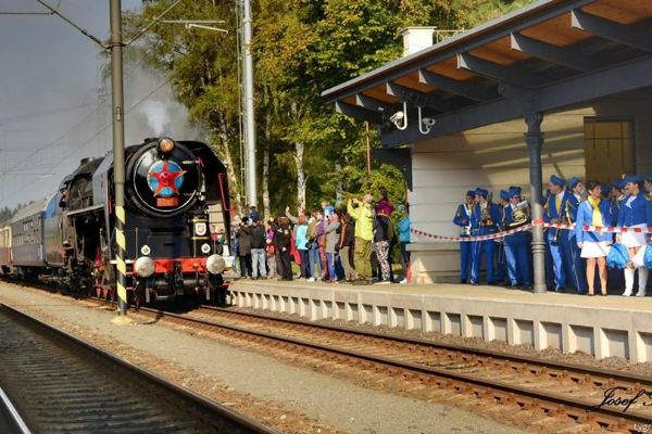 Mariánské Lázně: Na Den železnice byla vypravena 70 let stará parní lokomotiva Šlechtična