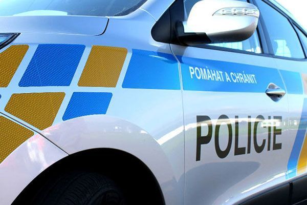 Sokolovsko: Policisté při kontrole zjistili prasklý disk na kole návěsu