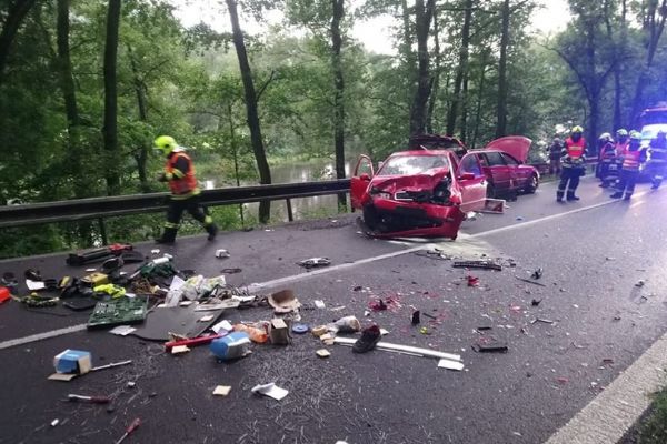Stráž nad Ohří: Dnes ráno komplikovala dopravu nehoda dvou vozidel