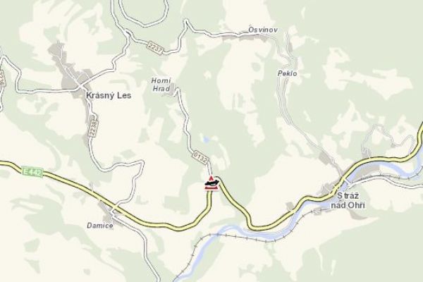 Stráž nad Ohří: U obce došlo k nehodě s únikem paliva
