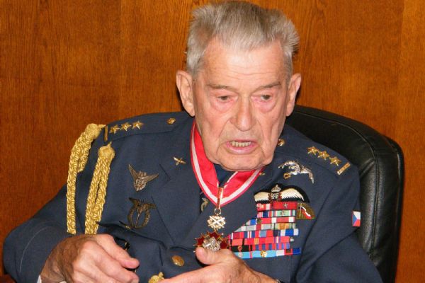 Zemřel Imrich Gablech, válečný veterán a letec v barvách RAF