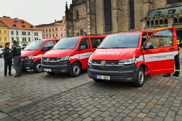 Dobrovolní hasiči z Bolevce, Křimic, Radobyčic a Doubravky mají nová auta