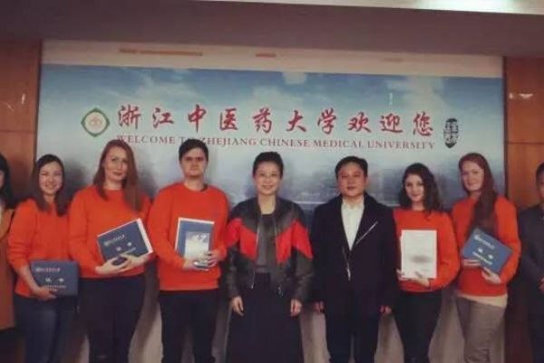 Fakulta zdravotnických studií vyslala studentky do Číny