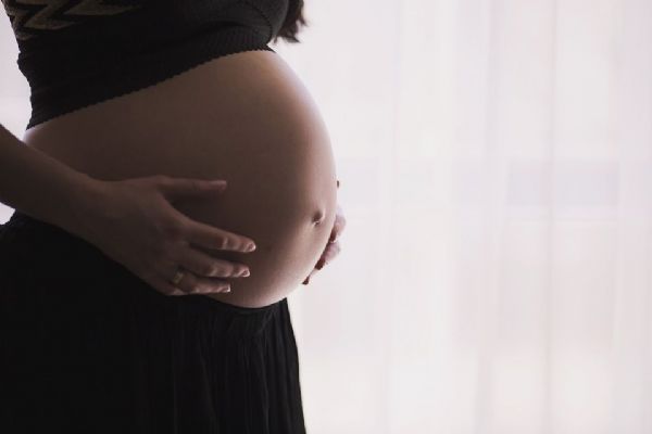 Na západě Čech otěhotněla třináctiletá dívka