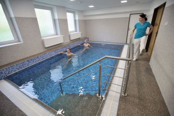 Nemocnice Svatá Anna rekonstruovala rehabilitaci včetně bazénu