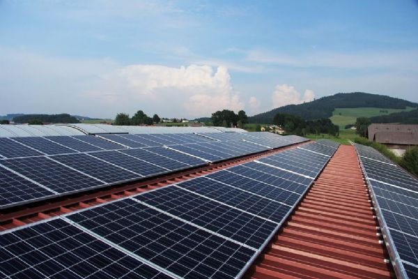 Plzeň chce na střeše své budovy fotovoltaickou elektrárnu 