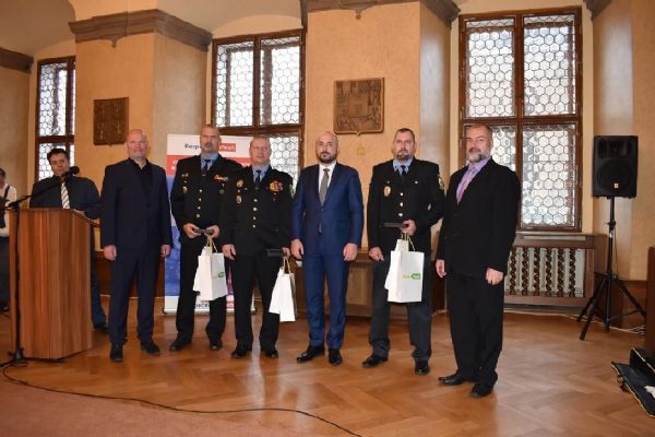 Plzeň ocenila osobnosti z řad záchranných složek za mimořádné činy