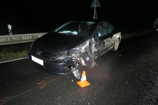Řidič u Domažlic utekl po střetu s jiným vozidlem