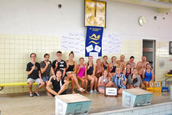 Vytrvalostní plavci v Plzni překonali světový rekord ve štafetě