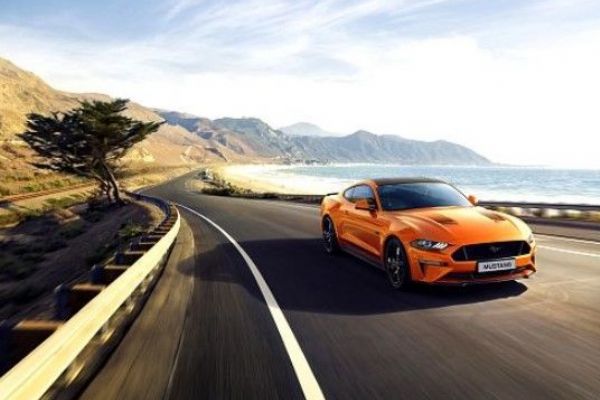 Ford představuje speciální výroční Mustang 55 s motorem 5.0 V8