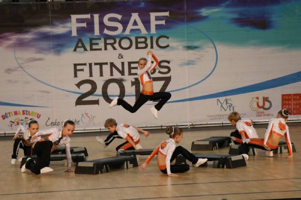 Juniorky z Fanatiku obhájily zlato na MČR v aerobiku a chystají se na mistrovství světa