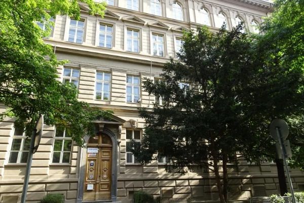 Praha finančně podpoří náročnou obnovu objektu Gymnázia Jana Patočky