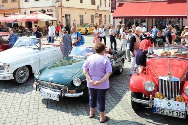 Sokolov: Historická vozidla se zaskvěla při Elegancrallye