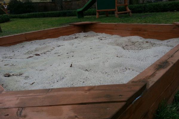 Občané plzeňského centrálního obvodu rozhodnou o barvě písku v dětských pískovištích 