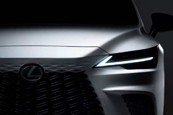 Lexus představí nový model RX