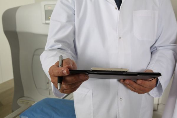 Nová vyhláška Ministerstva zdravotnictví umožní lékařům započítat praxi z covidových oddělení
