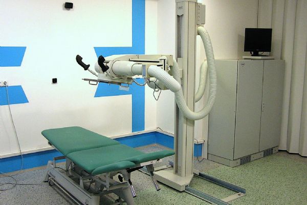 Cheb: V nemocnici zahájil provoz nový terapeutický rentgen