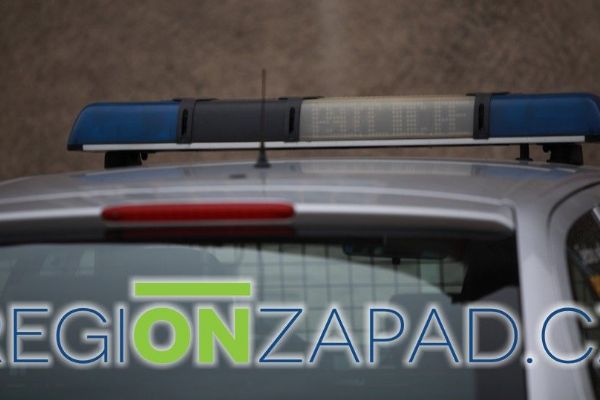 Drahovice: S vozidlem narazil do sloupu