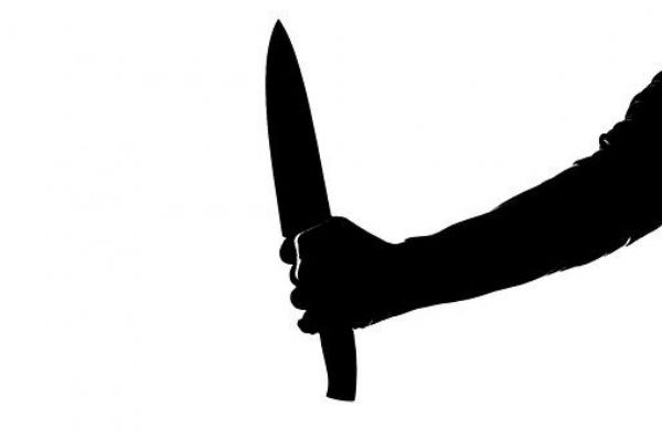 Karlovarsko: Muže bodla nožem do hrudníku