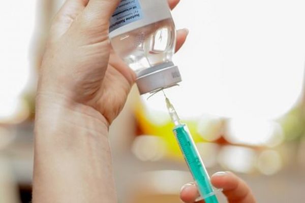 Tisíce vakcín musely v Plzeňském kraji do koše