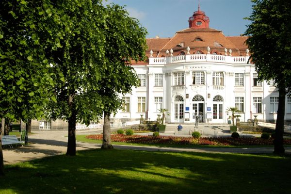 Karlovy Vary: Město se připojí ke kampani Rozsviťme do zlata