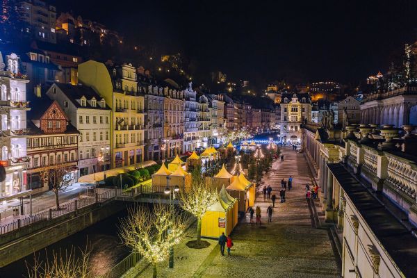 Karlovy Vary: Vánoční trhy nebudou. Strom se rozsvítí on-line