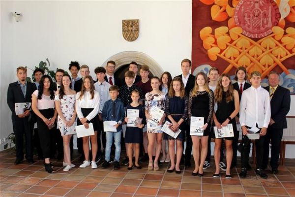 Na radnici byli oceněni nejlepší sportovci chebských škol